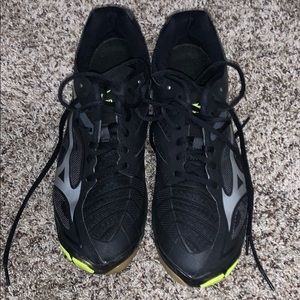 Brand new volleyball shoes ( mizuno)
